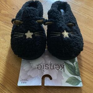 Kensie Black Cat Slippers Size 8 NWT